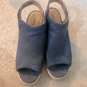 Sonoma blue sandals, size 9
